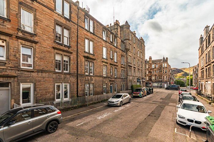 1 Bedroom Flat For Sale In Dalgety Avenue, Edinburgh, EH7