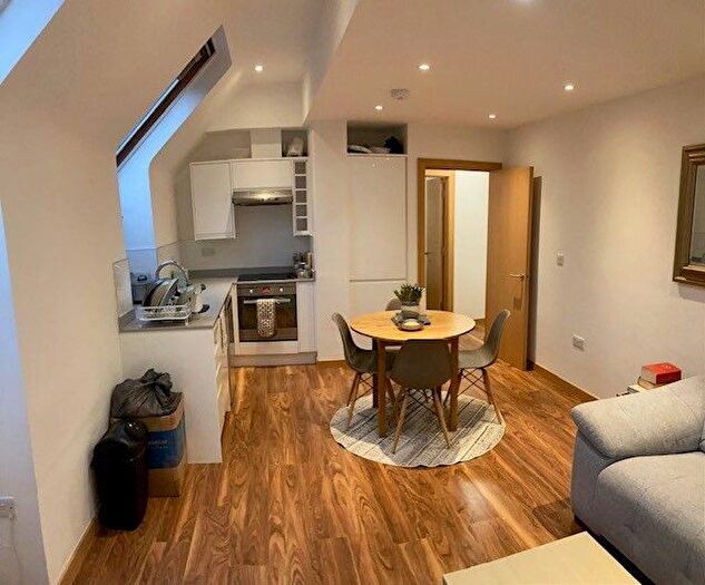 1 Bedroom Flat To Rent In Hornsey Road, Islington, Holloway, London, N7