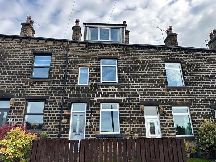 3 Bedroom Property To Rent In Willow View, Sowerby Bridge, HX6