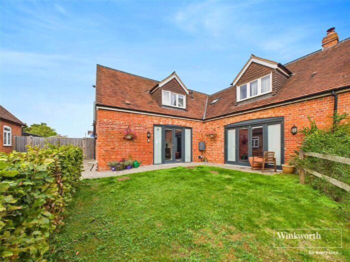 5 Bedroom Barn Conversion For Sale In James Farm, James Lane, Grazeley Green, Reading, RG7