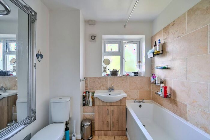 2 Bedroom Flat To Rent In Vincent House, New Malden, KT3