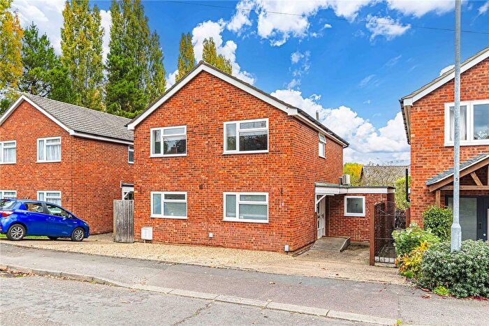 4 Bedroom Detached House For Sale In Gade Valley Close, Kings Langley, Hertfordshire, WD4