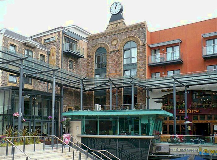 2 Bedroom Apartment To Rent In Caroline Street, Cardiff, CF10