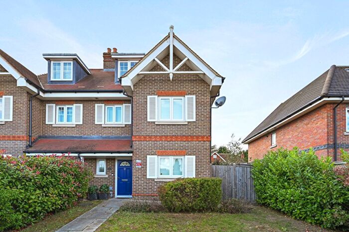 4 Bedroom Semi-Detached House To Rent In Brighton Road, Banstead, SM7