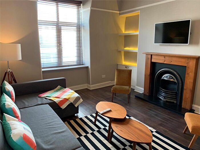 1 Bedroom Flat To Rent In Wallfield Place, City Centre, Aberdeen, AB25