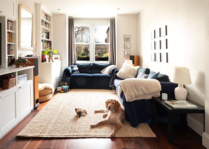 3 Bedroom End Of Terrace House For Sale In Alder Road, East Sheen, London, SW14