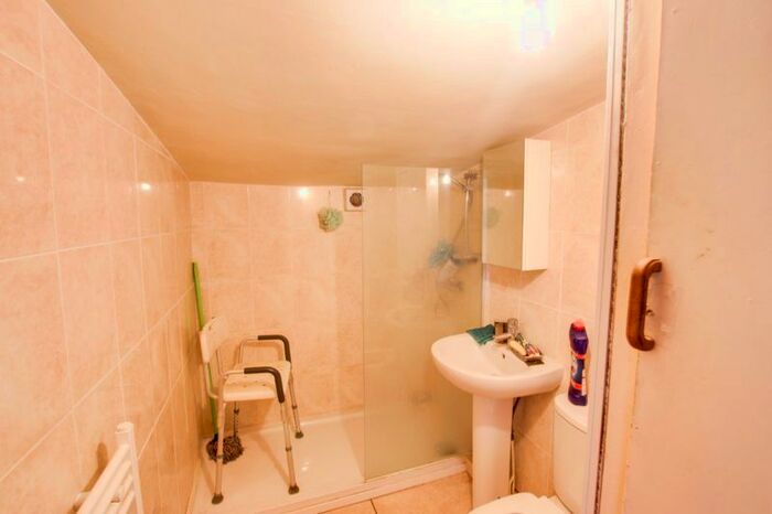 3 Bedroom Terraced House For Sale In Wyke Road, Trowbridge, BA14