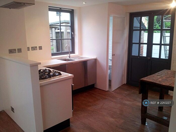 2 Bedroom Detached House To Rent In Torr Road, London, SE20