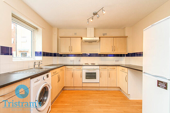 2 Bedroom Apartment To Rent In The Farthings, Nottingham, NG7