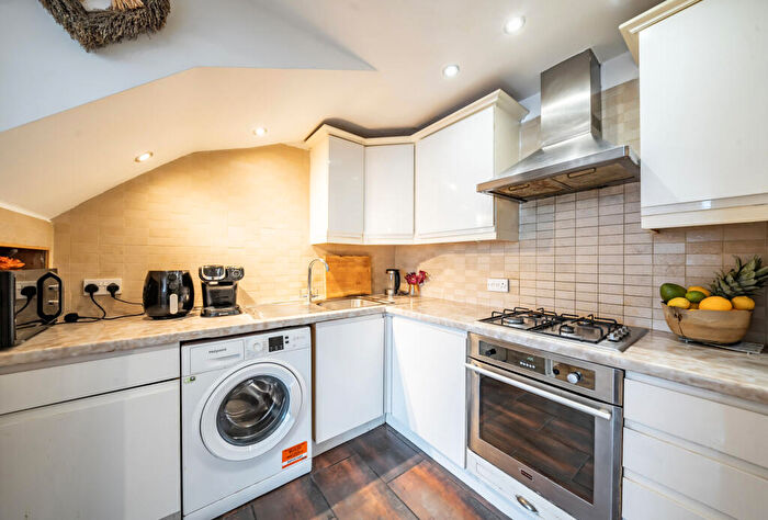 2 Bedroom Apartment For Sale In Bond Road, Mitcham, CR4