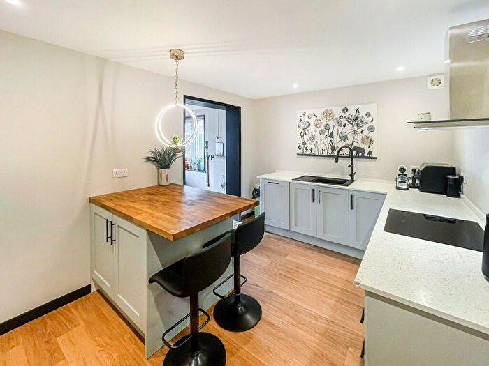 3 Bedroom Semi Detached House For Sale In Eavestone Grove, Harrogate, North Yorkshire, HG3