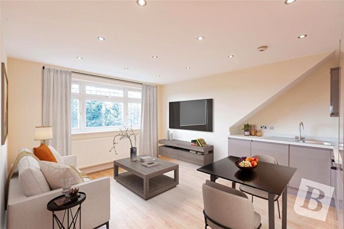 1 Bedroom Apartment For Sale In Champion Road, Upminster, RM14