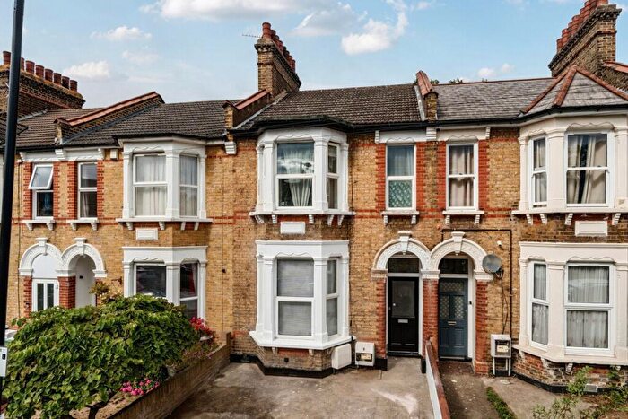 2 Bedroom Flat For Sale In Farley Road, Catford, London, SE6