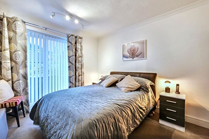 2 Bedroom Semi-Detached Bungalow For Sale In Offa Drive, Kenilworth, CV8