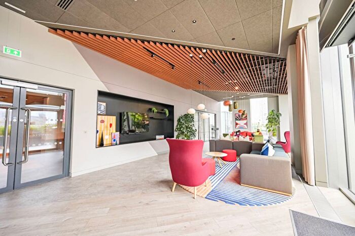 2 Bedroom Flat To Rent In Portlands Place, East Village, Stratford, London, E20