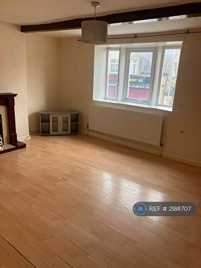 3 Bedroom Semi-Detached House To Rent In Deighton Road, Huddersfield, HD2