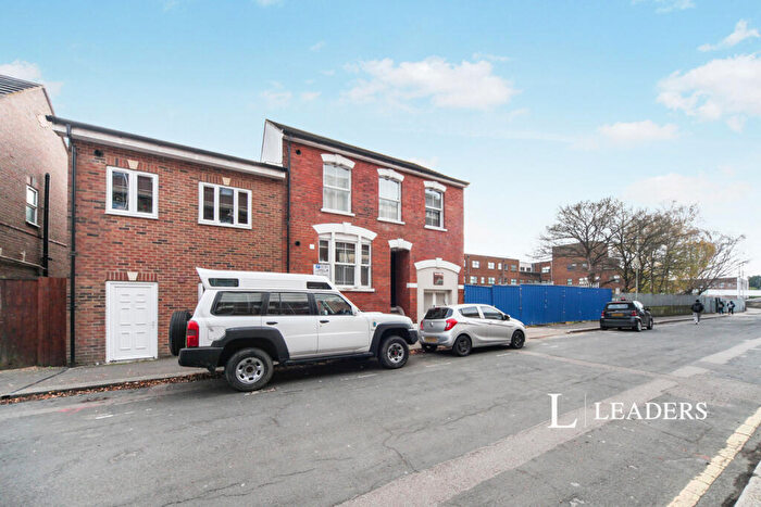 Studio To Rent In Collingdon Street, Luton, Bedfordshire, LU1