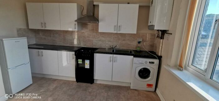 2 Bedroom Apartment To Rent In Upper Floor Mill Hey, Bradford, BD22