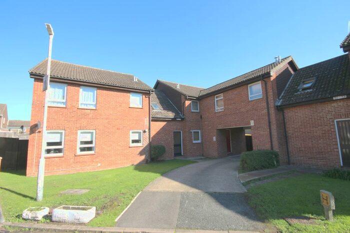 Studio To Rent In Gassons Road, Snodland, ME6