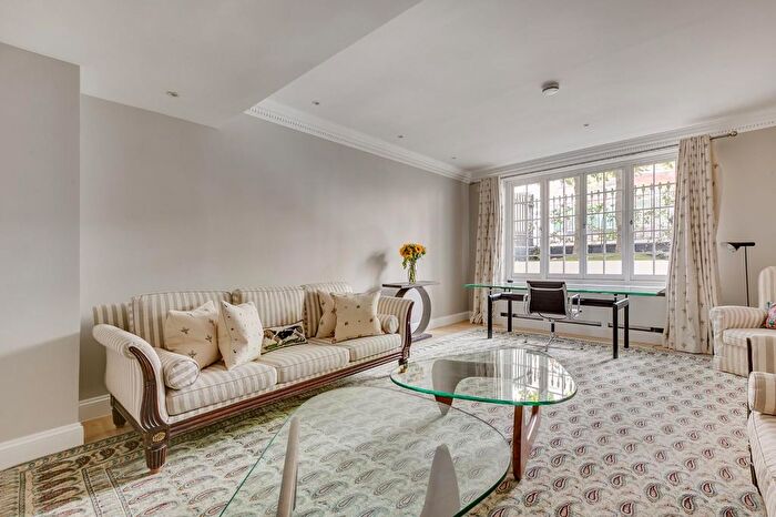 3 Bedroom Property To Rent In Belgrave Place, London, SW1X
