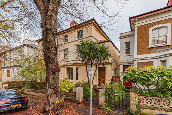 1 Bedroom Flat For Sale In Wordsworth Avenue, Roath, Cardiff, CF24