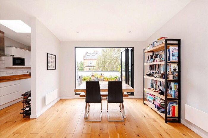2 Bedroom Flat To Rent In Abbeville Road, Abbeville Village, SW4
