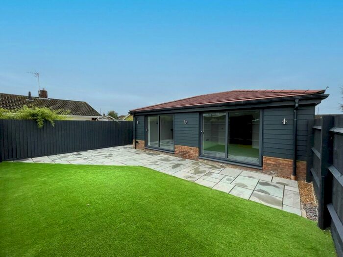 3 Bedroom Bungalow For Sale In Merchant Lane, Cranfield, Bedford, MK43