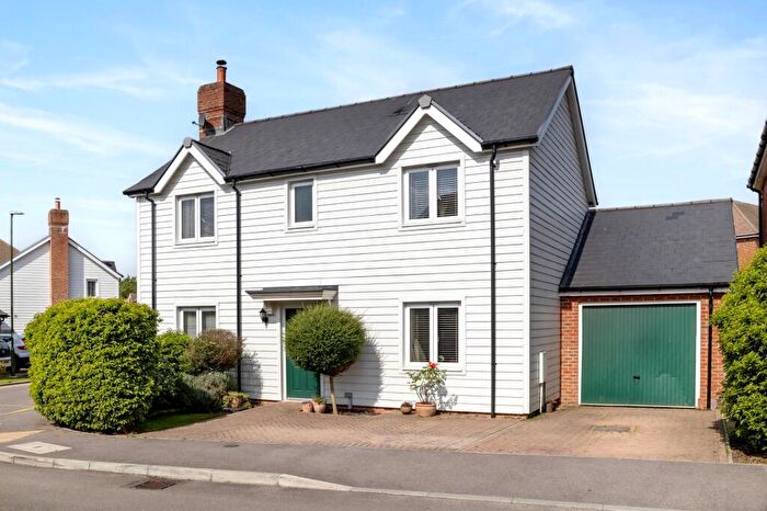 3 Bedroom Detached House For Sale In Longhurst Drive, Billingshurst, RH14