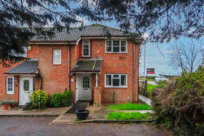 1 Bedroom Flat For Sale In Chapel Meadow, Tring, HP23