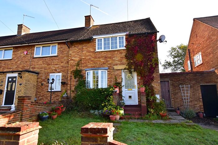 3 Bedroom End Terrace House For Sale In The Garth, Abbots Langley, WD5