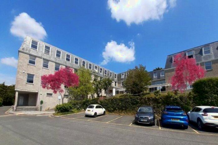 2 Bedroom Flat To Rent In Nya Court, St Austell, PL25