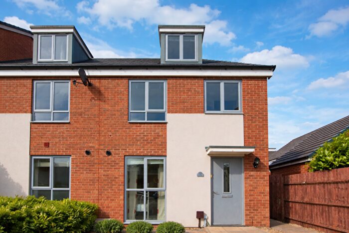 6 Bedroom Town House To Rent In Barnwood, Cheswick Village, BS16