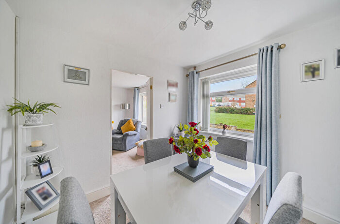 2 Bedroom Bungalow For Sale In Heath Drive, Frome, BA11