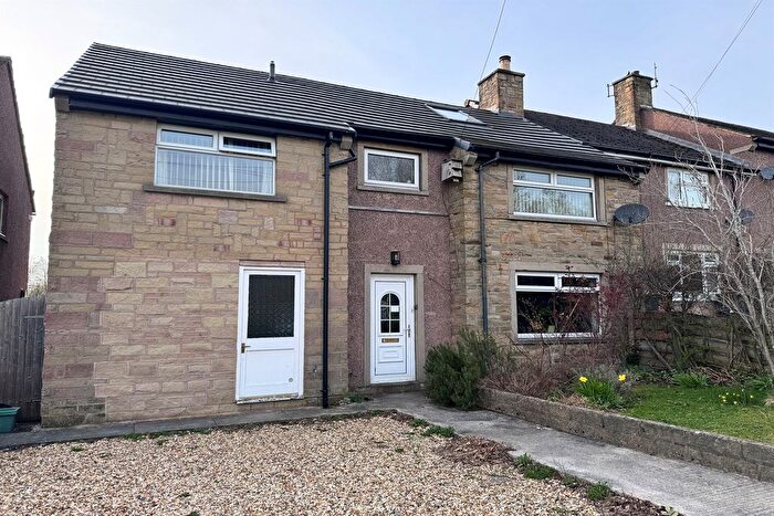 4 Bedroom End Of Terrace House For Sale In Derwent Square, Chinley, High Peak, SK23