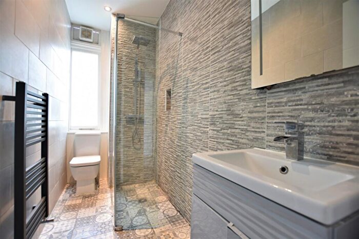 2 Bedroom Flat For Sale In Grove Park Road, Mottingham, SE9