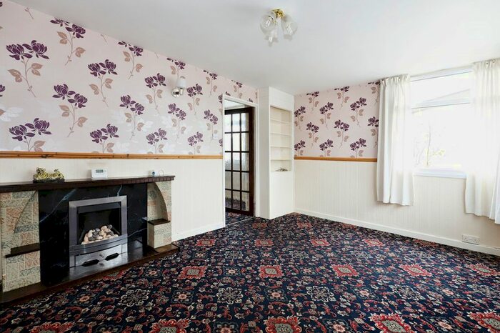 2 Bedroom Bungalow For Sale In Wood Lane, Wolverhampton, West Midlands, WV10