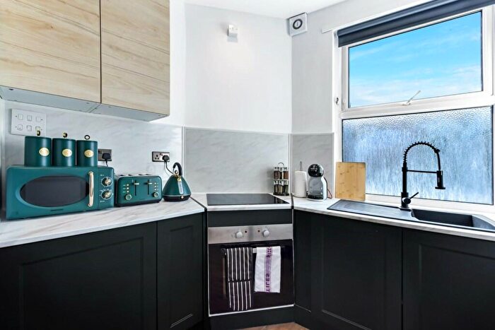 Studio To Rent In Wightman Road, London, N8