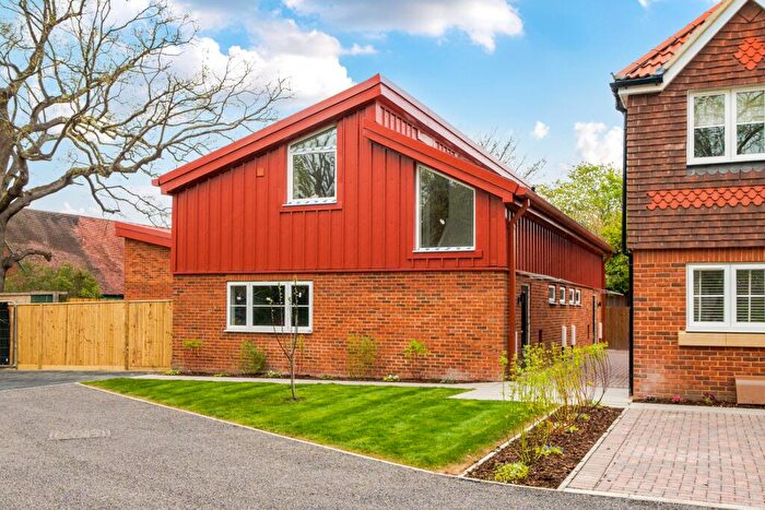 1 Bedroom Maisonette For Sale In Woking, GU22