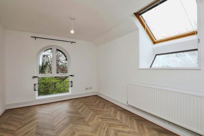 2 Bedroom Apartment To Rent In Glandwr Place, Cardiff, CF14