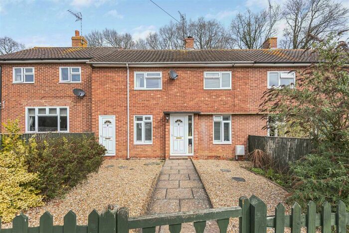 3 Bedroom Terraced House For Sale In Bardolphs Close, Chazey Heath, Reading, RG4