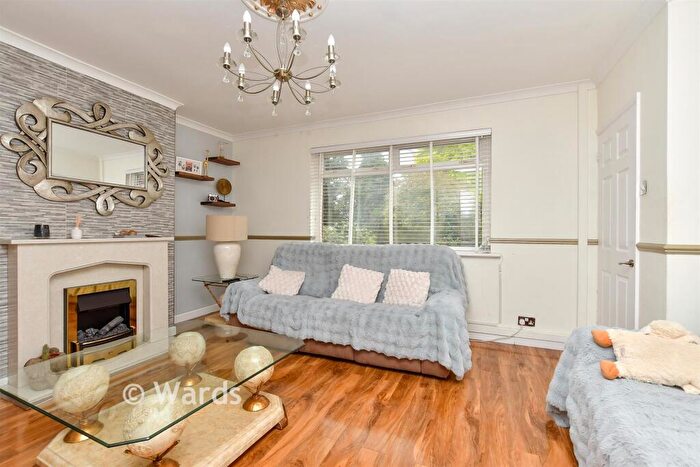 3 Bedroom Semi Detached House For Sale In Keycol Hill, Bobbing, Sittingbourne, Kent, ME9