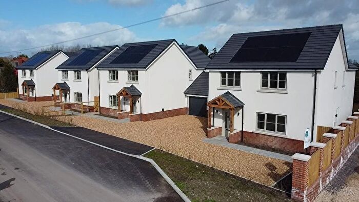 4 Bedroom Detached House For Sale In Fiddington Hill, Market Lavington, SN10