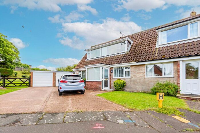 3 Bedroom Semi Detached House For Sale In Staden Park, Trimingham, NR11