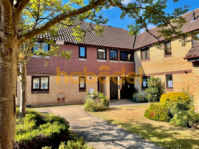 2 Bedroom Flat To Rent In The Paddocks, Martlesham Heath, Ipswich, IP5