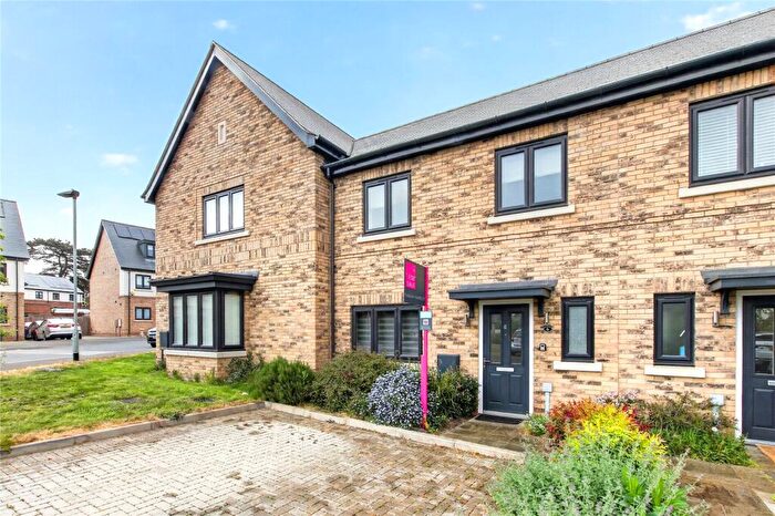 3 Bedroom Terraced House For Sale In Johnstone Close, Bracknell, Berkshire, RG12