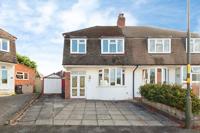 2 Bedroom Detached House For Sale In Oakwood Drive, Birmingham, B14