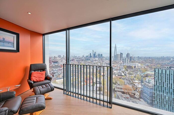 1 Bedroom Flat To Rent In Southwark Bridge Road, Elephant And Castle, London, SE1