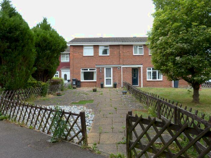 3 Bedroom House To Rent In Frensham, Waltham Cross, EN7