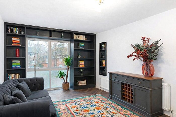 1 Bedroom Flat To Rent In Highfield Hill, London, SE19