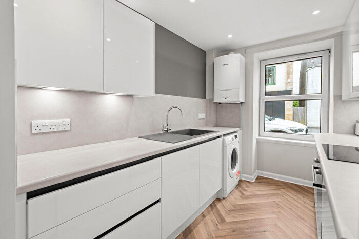 2 Bedroom Flat For Sale In Townhead, Auchterarder, PH3